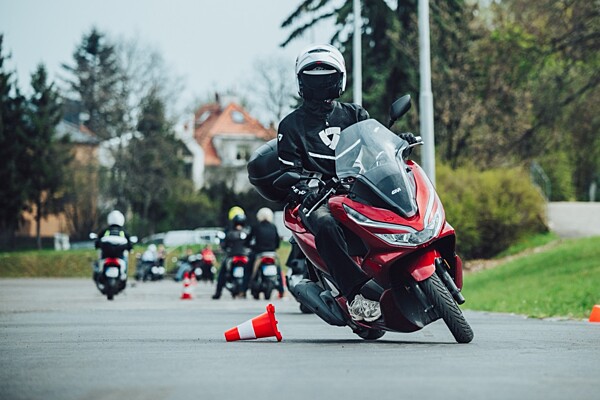 HMST SCOOTER - Praha
